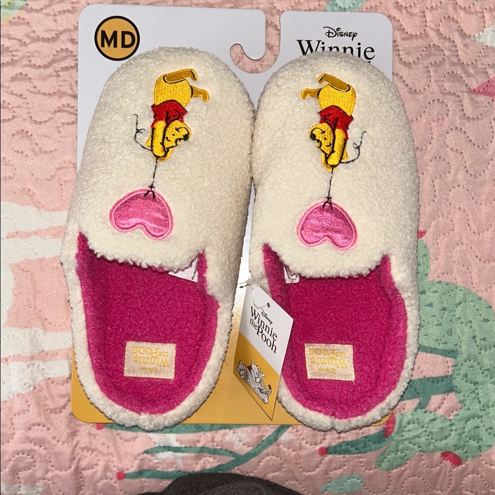 Winnie the Pooh with balloon heart Slippers